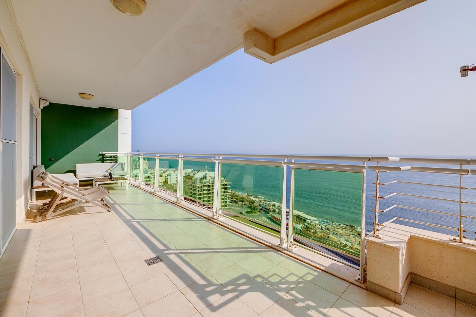 Seafront Apartment Sliema Esterno foto